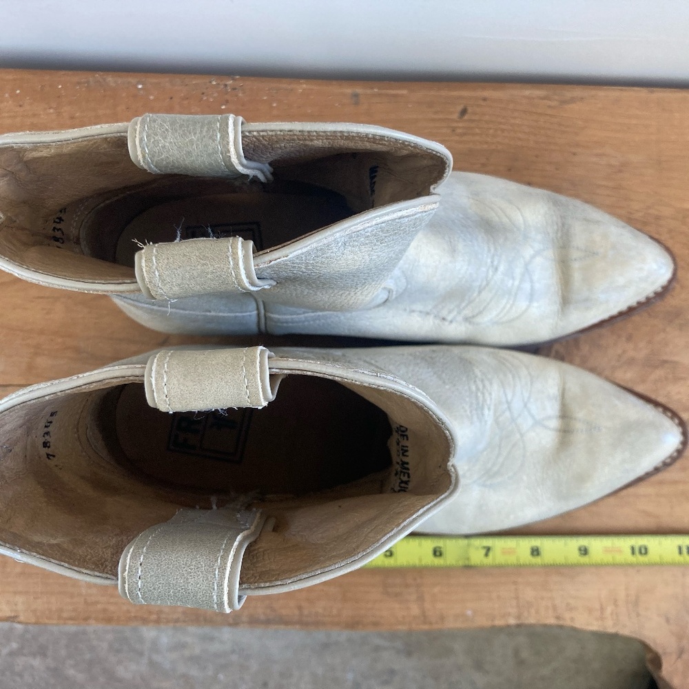 Frye Billy Short Cowboy Boot Size 9B Silver/Cream - Picture 5 of 8